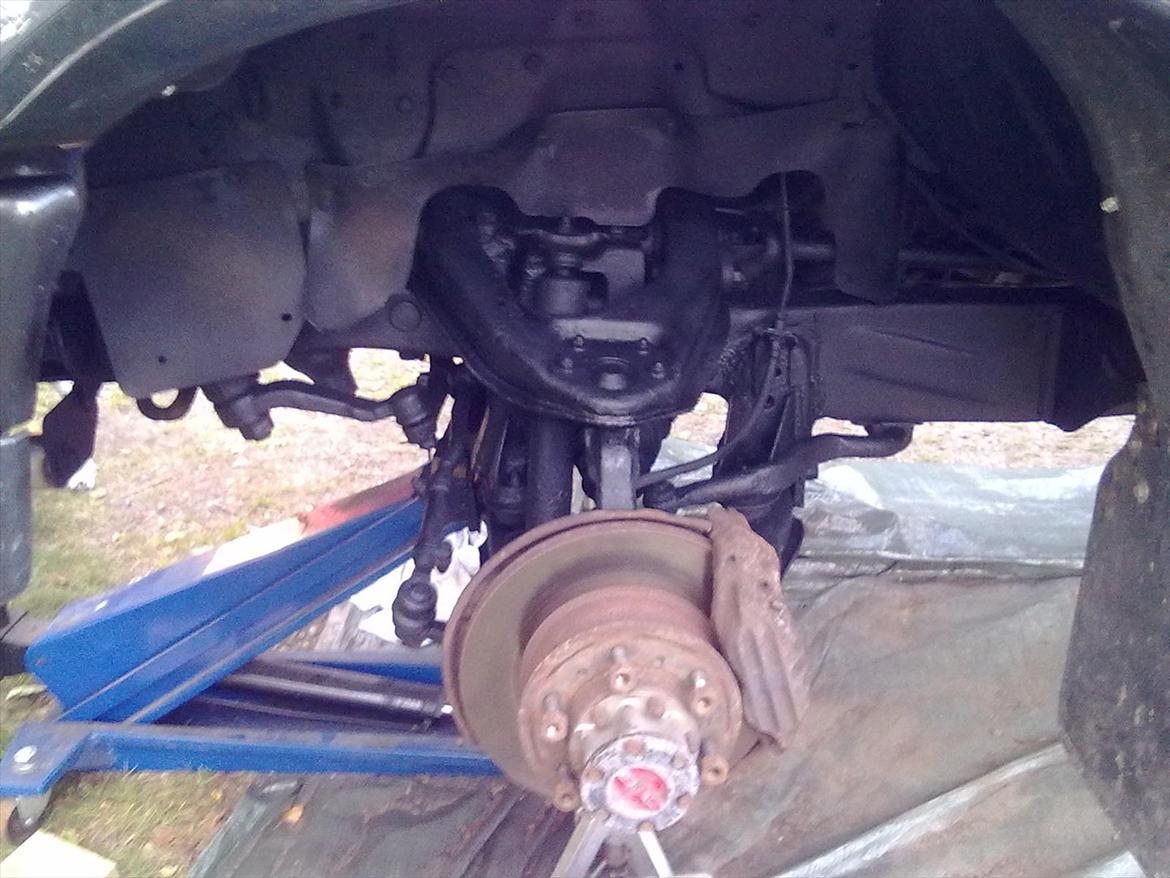 Rustarbejde, omlakering og undervognsbehandling - Tectyl behandling og maling af kaliber og differentiale lås. billede 28