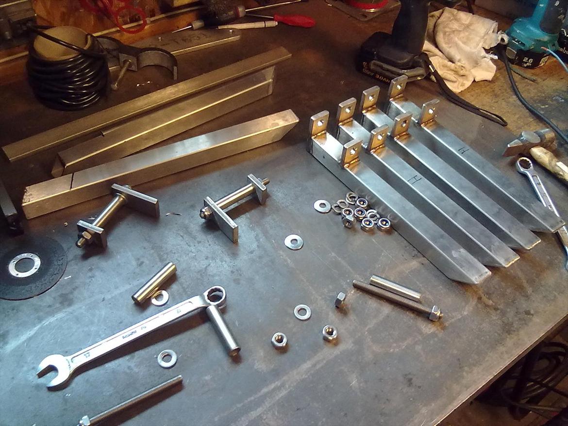 Rustarbejde, omlakering og undervognsbehandling - Beslag til trinbræder. billede 30