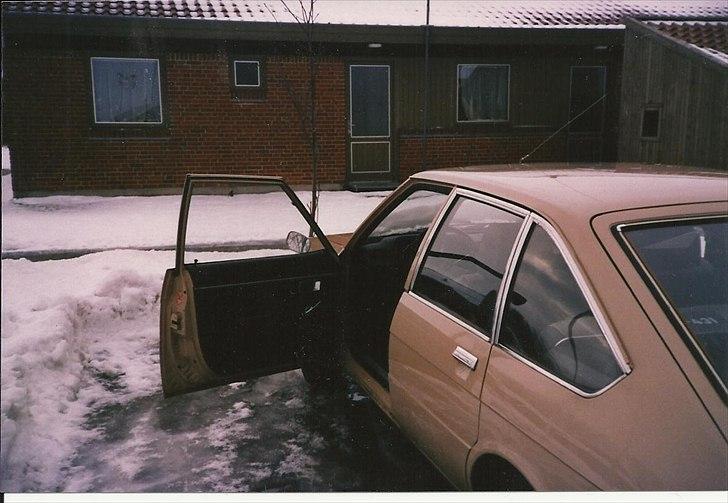talbot simca 1307 gls - svært at se men mørke grå- sort indtræk , næsten som nyt. billede 5