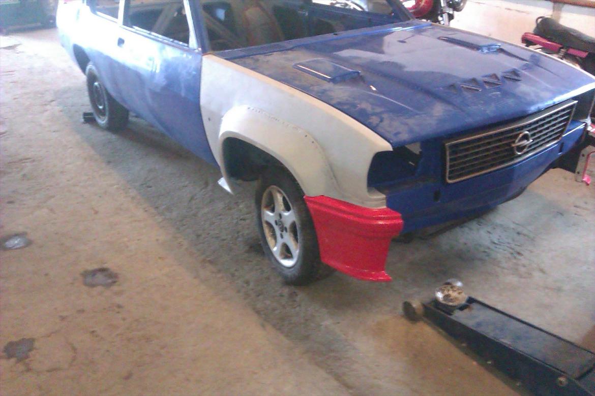 Mit Opel Ascona B 400 projekt - lidt prøve montering billede 15