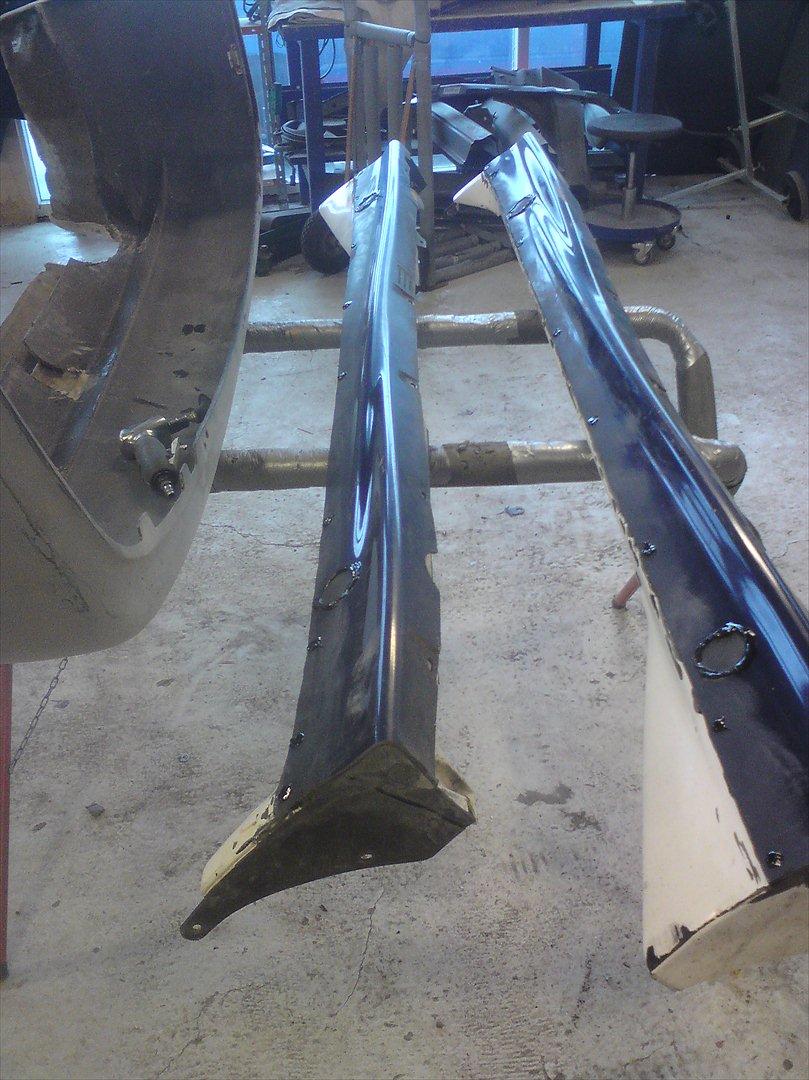 Mit hjemmelavet skørtesæt.. - Limet og popnittet sammen billede 1