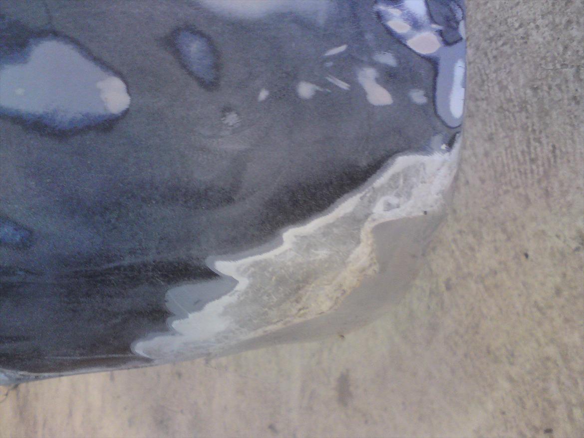 Mit hjemmelavet skørtesæt.. - Bagskørtet skal lige repereres med noget glasfiber i bunden.. billede 10