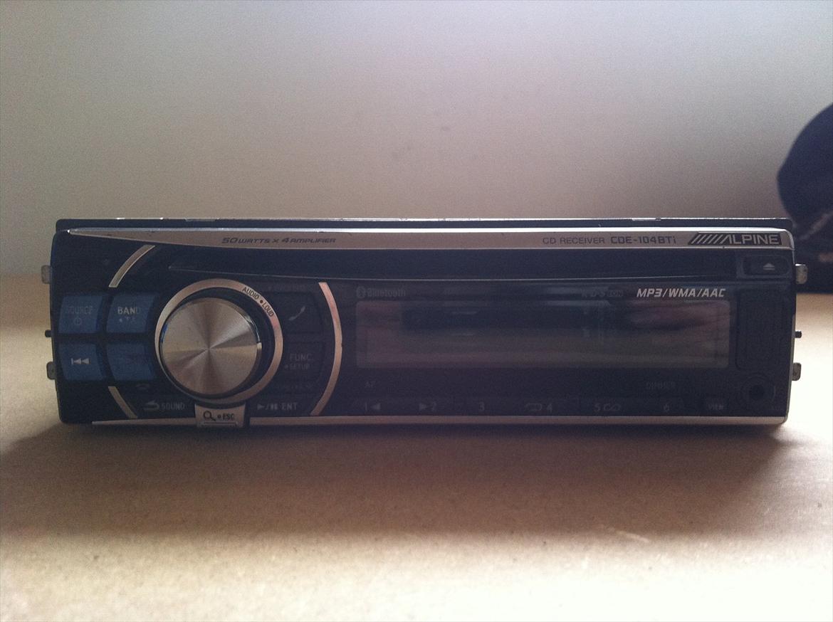 Alpine CDE - 104BTi billede 2