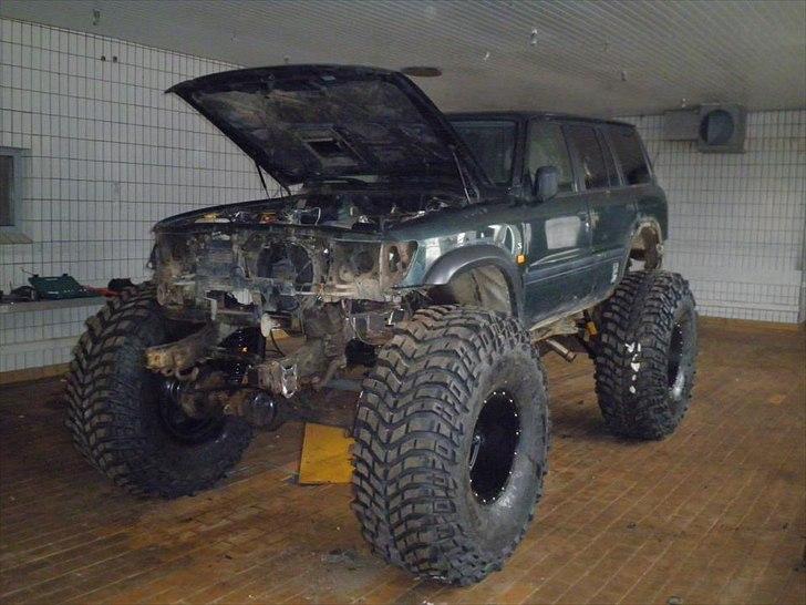 Nissan patrol y61 54" hjul  billede 1