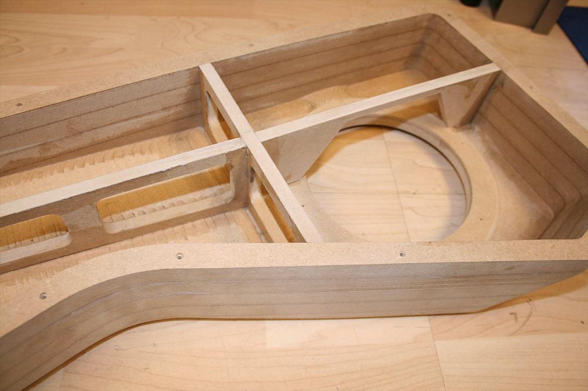 HiFi 3D Fræsning Af Dør Kabinetter +++ - 5.
Dør kabinetterne til for dørene, med Matrix afstivning ala B&W style. billede 5