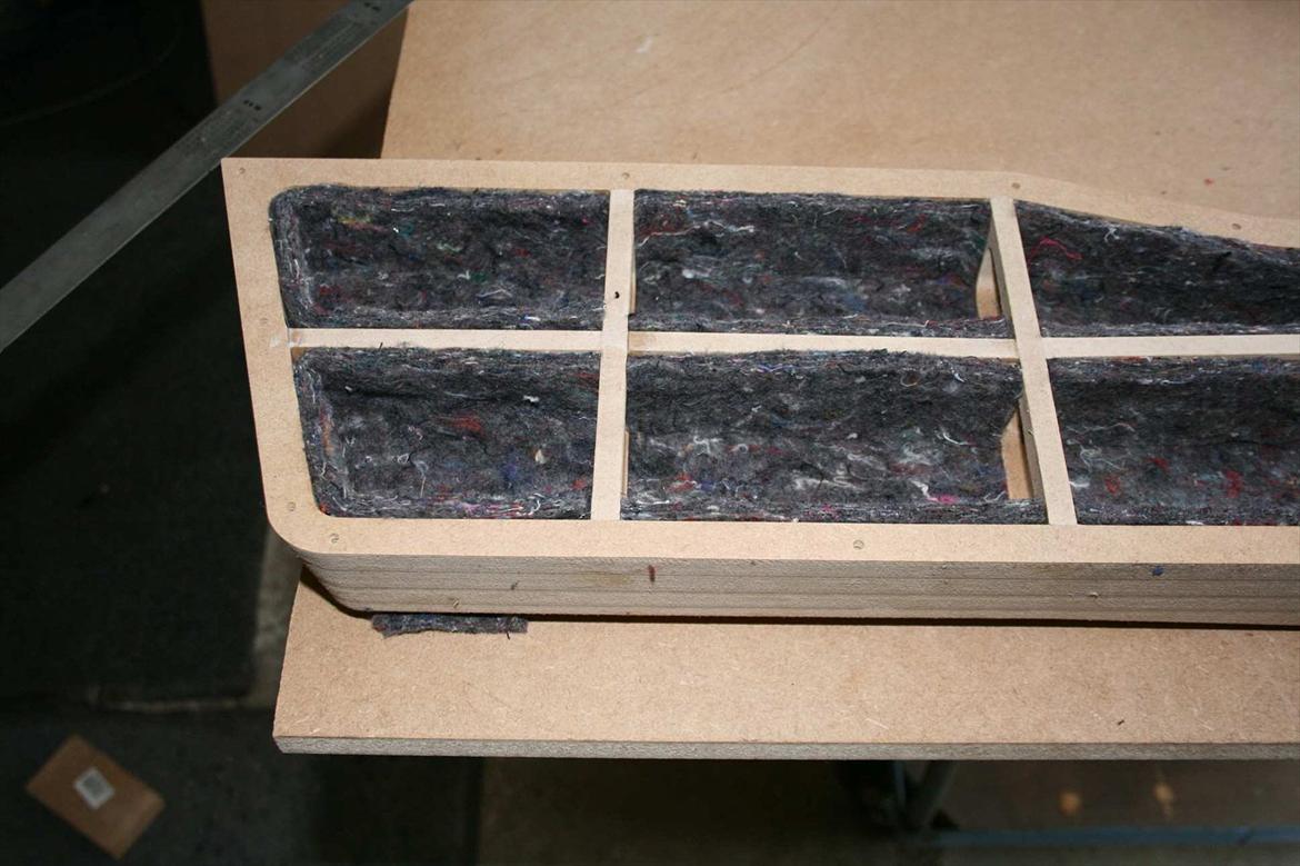 HiFi 3D Fræsning Af Dør Kabinetter +++ - 10.
Dør kabinetterne til for dørene, med Matrix afstivning ala B&W style samt afdæmpnings materiale billede 10