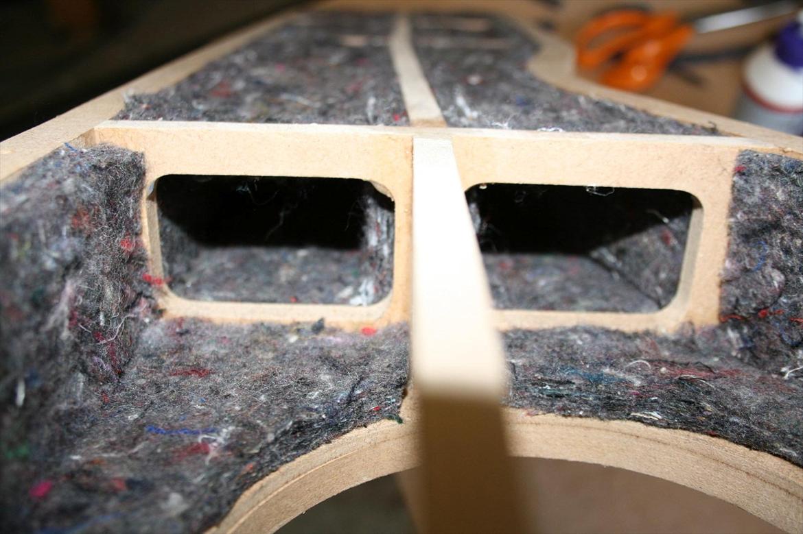 HiFi 3D Fræsning Af Dør Kabinetter +++ - 9.
Dør kabinetterne til for dørene, med Matrix afstivning ala B&W style samt afdæmpnings materiale billede 9