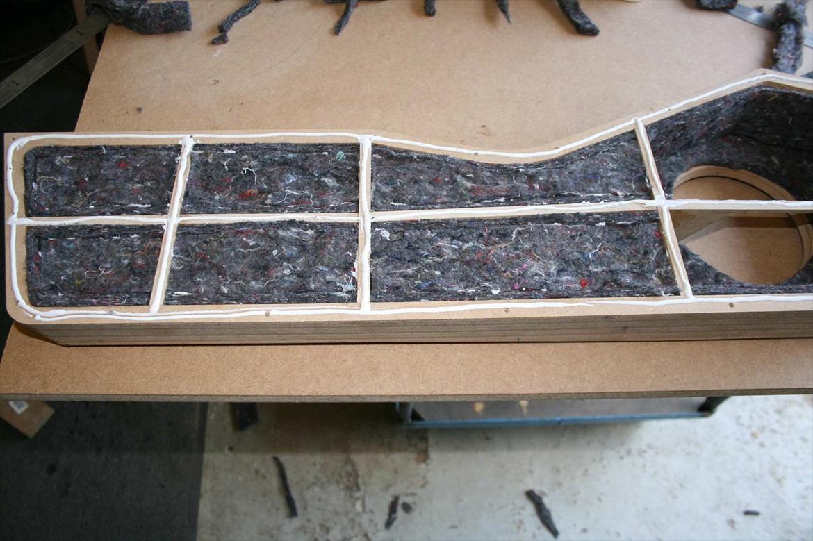 HiFi 3D Fræsning Af Dør Kabinetter +++ - 11.
Dør kabinetterne til for dørene, med Matrix afstivning ala B&W style samt afdæmpnings materiale billede 11