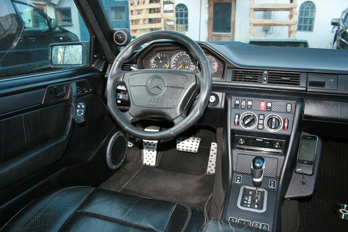 HiFi 3D Fræsning Af Dør Kabinetter +++ - 20.
Det færdige resultat af dørsiderne med læder på og Bas-Mellemtonen. 
Samt Mellemtone og Diskant enhederne billede 20