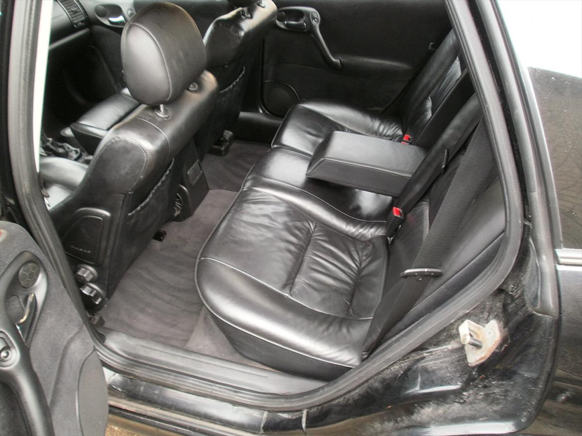 VECTRA B V6 RENOVERING/TUNING/STYLING - første projekt,montering af komplet læderstue fra i500, med i500 midterkonsol og facelift sportsrat  billede 6