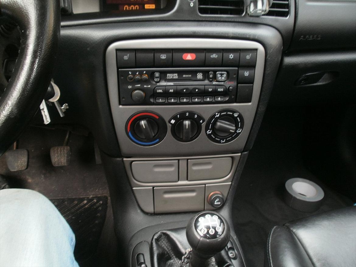 VECTRA B V6 RENOVERING/TUNING/STYLING - første projekt,montering af komplet læderstue fra i500, med i500 midterkonsol og facelift sportsrat  billede 8