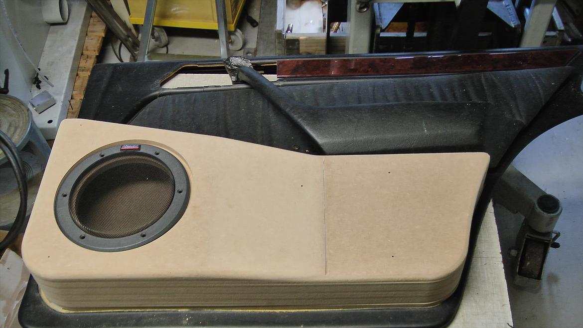 HiFi 3D Fræsning Af Dør Kabinetter +++ - Her er så de bagerste kabinetter hvor enheden er sænket ned som på de foreste dør-kabinetter.
Mangler kun læder og enheden samt matrix afstivningen der endnu ikke er lavet (kommer senere)
 billede 23