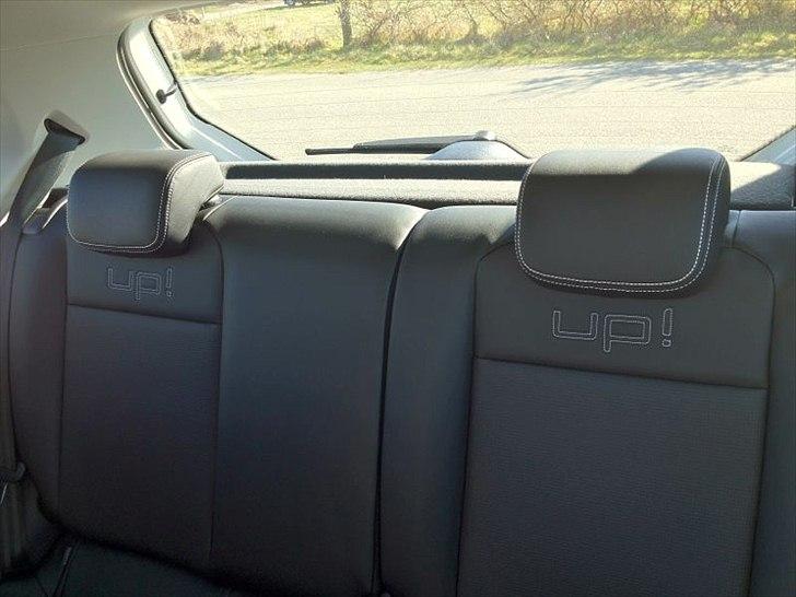 Volkswagen UP, Less is More - Selvfølgelig også læder i bag billede 14