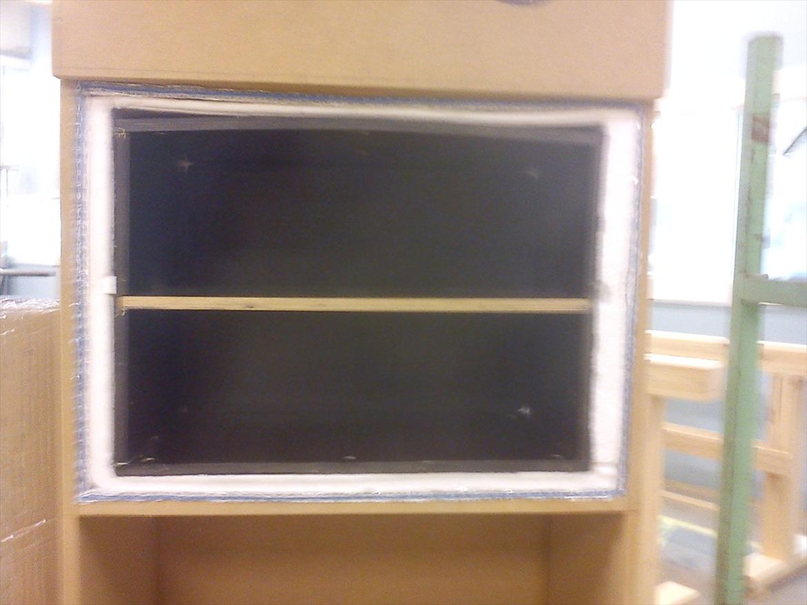 Festivals Kasse Anno 2012 - Køleskab næsten færdigt, 
Aluthermo,
Flamingo
& Vandfast krydsfiner til at gøre det lidt lækkert
 billede 6