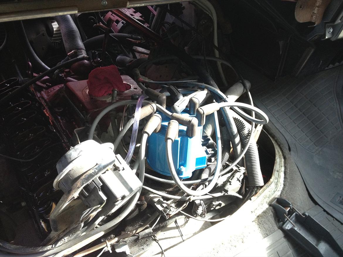 Chevrolet Astro van 5,7 v8 Projekt - Ny rotor , rotorhus og tændkabler, det hjalp en hel del, den går meget bedre nu. billede 76