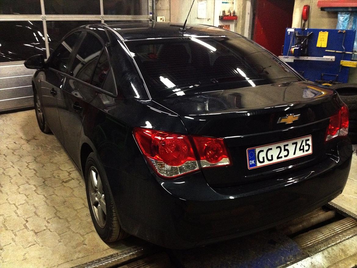 Chevrolet Cruze Projekt - Startede med at købe bilen. Dernæst fik den tonede ruder! billede 2
