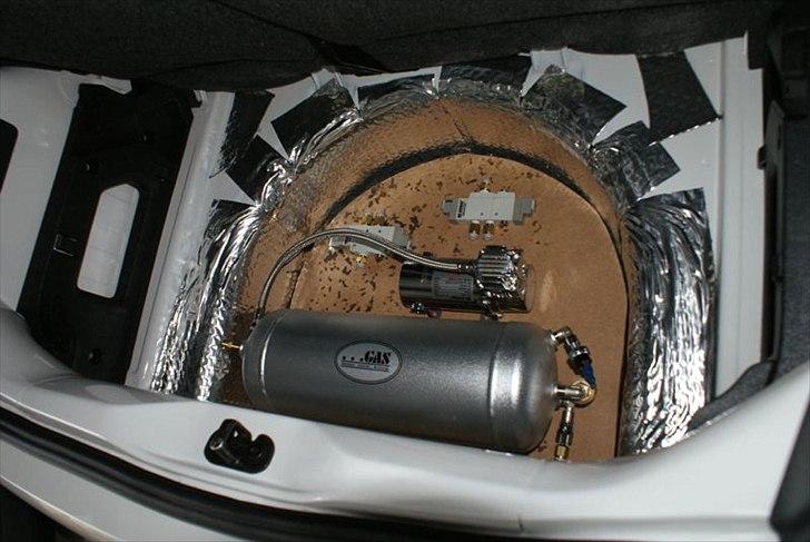 Volkswagen UP, Less is More - Prøvemontering af plade, tank, kompressor og ventiler billede 40