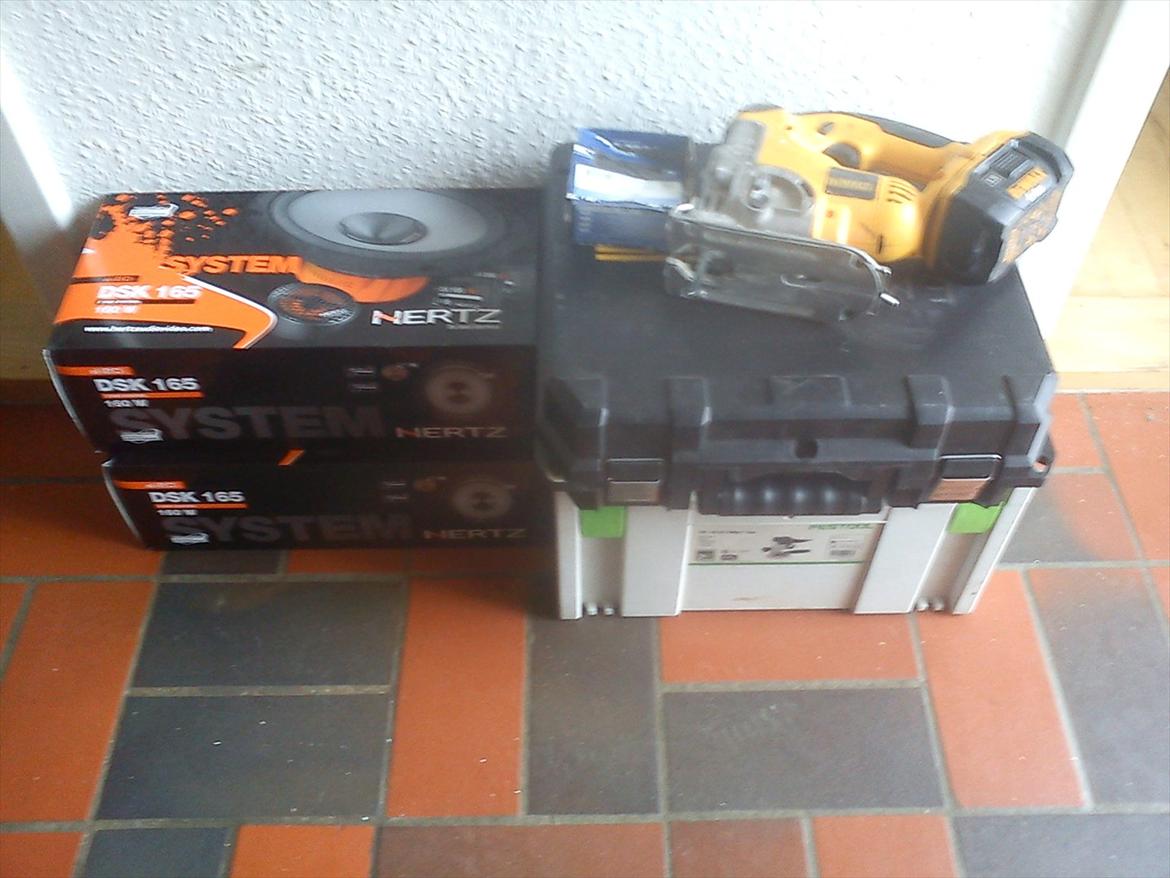 Festivals Kasse Anno 2012 - Lidt Værktøj til Weekenden, så jeg kan få monteret Enhederne :D billede 12