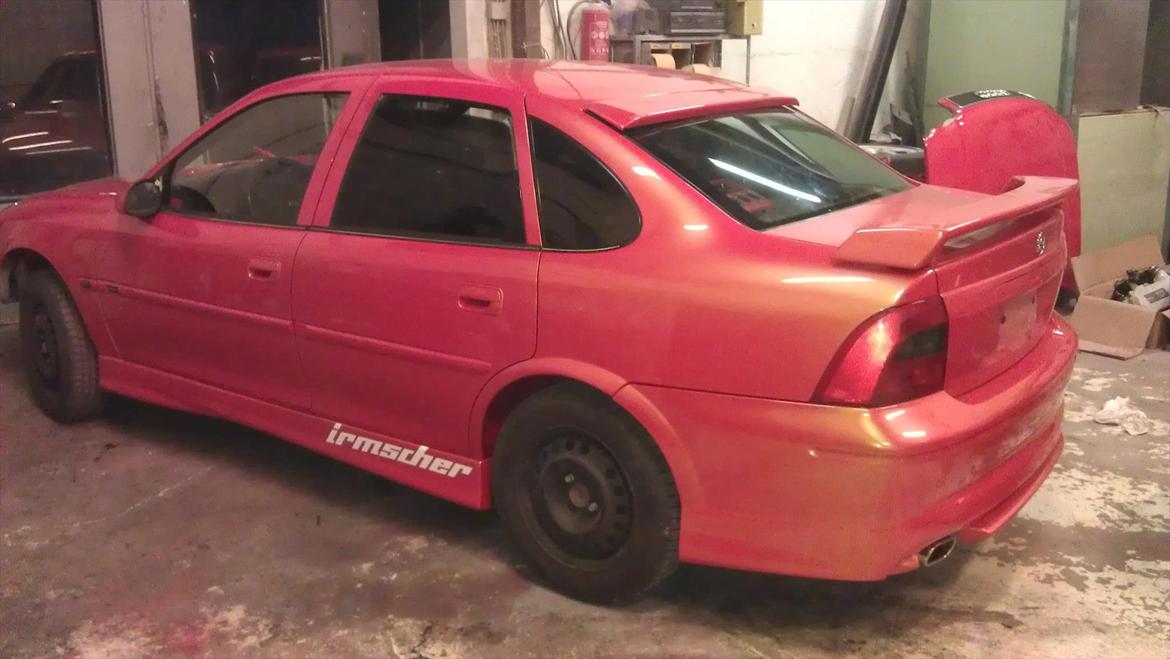 VECTRA B V6 RENOVERING/TUNING/STYLING - så begynder det at ligne noget,mangler dog stadig at lime bagrude spoiler på billede 62