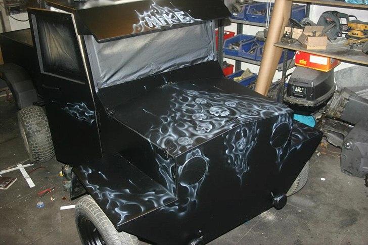 Airbrush på hjemmelavet bil billede 4