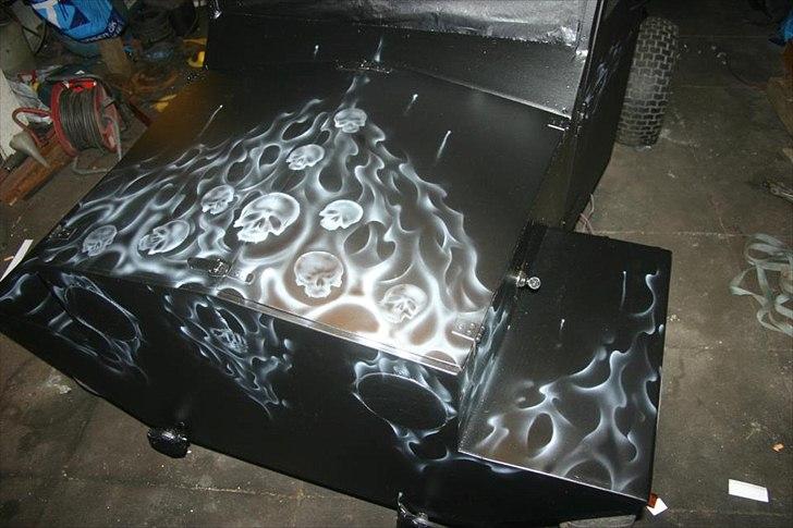 Airbrush på hjemmelavet bil billede 5