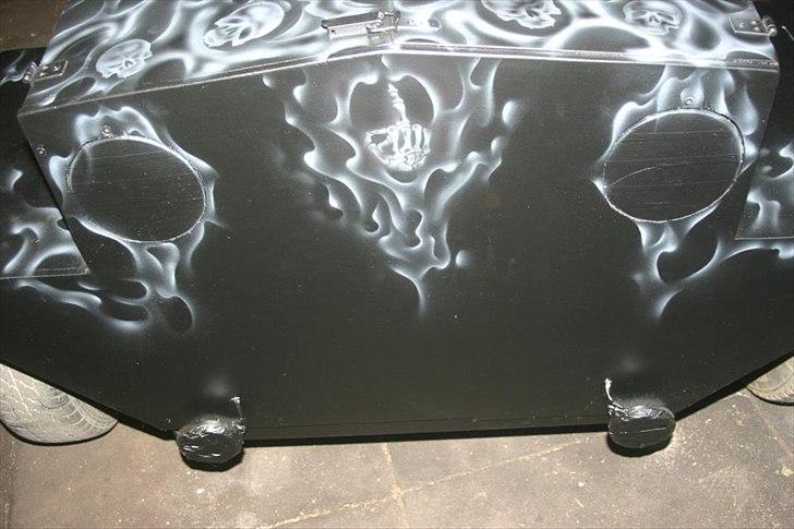 Airbrush på hjemmelavet bil billede 7