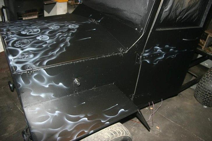 Airbrush på hjemmelavet bil billede 9