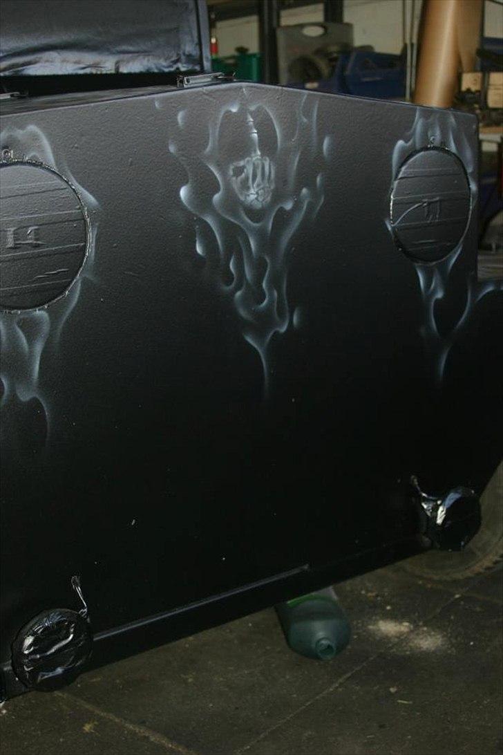 Airbrush på hjemmelavet bil billede 10
