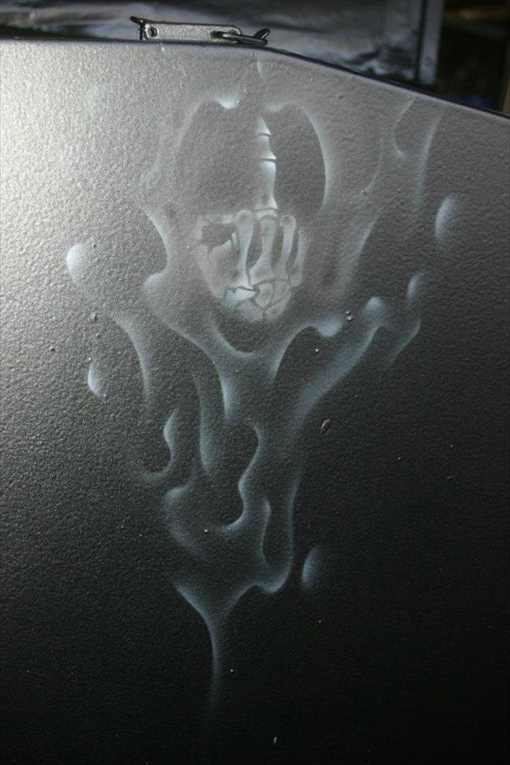 Airbrush på hjemmelavet bil billede 12