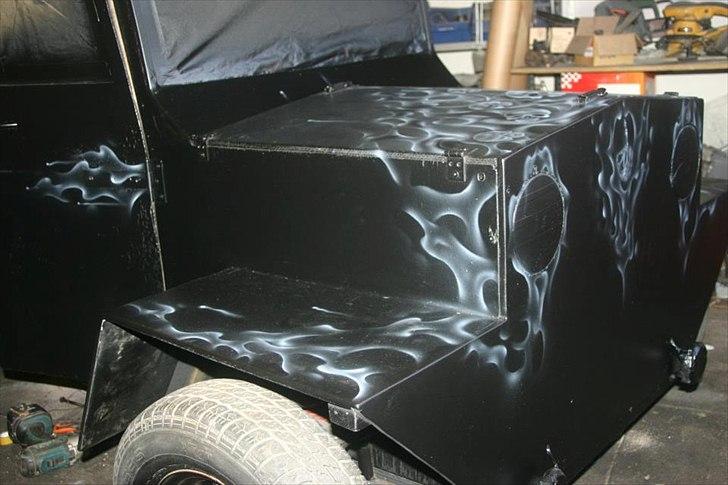 Airbrush på hjemmelavet bil billede 13