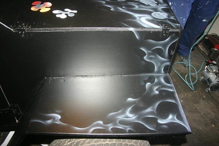 Airbrush på hjemmelavet bil billede 18