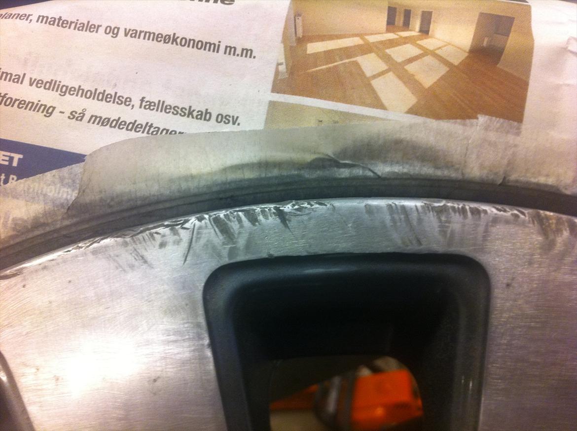 Ny Lak til alu fælge. - Grimme ridser skal væk, ser ikke for godt ud. billede 4