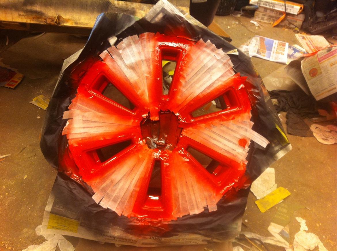 Ny Lak til alu fælge. - Her er det så blevet tid til noget rød farve.  billede 10