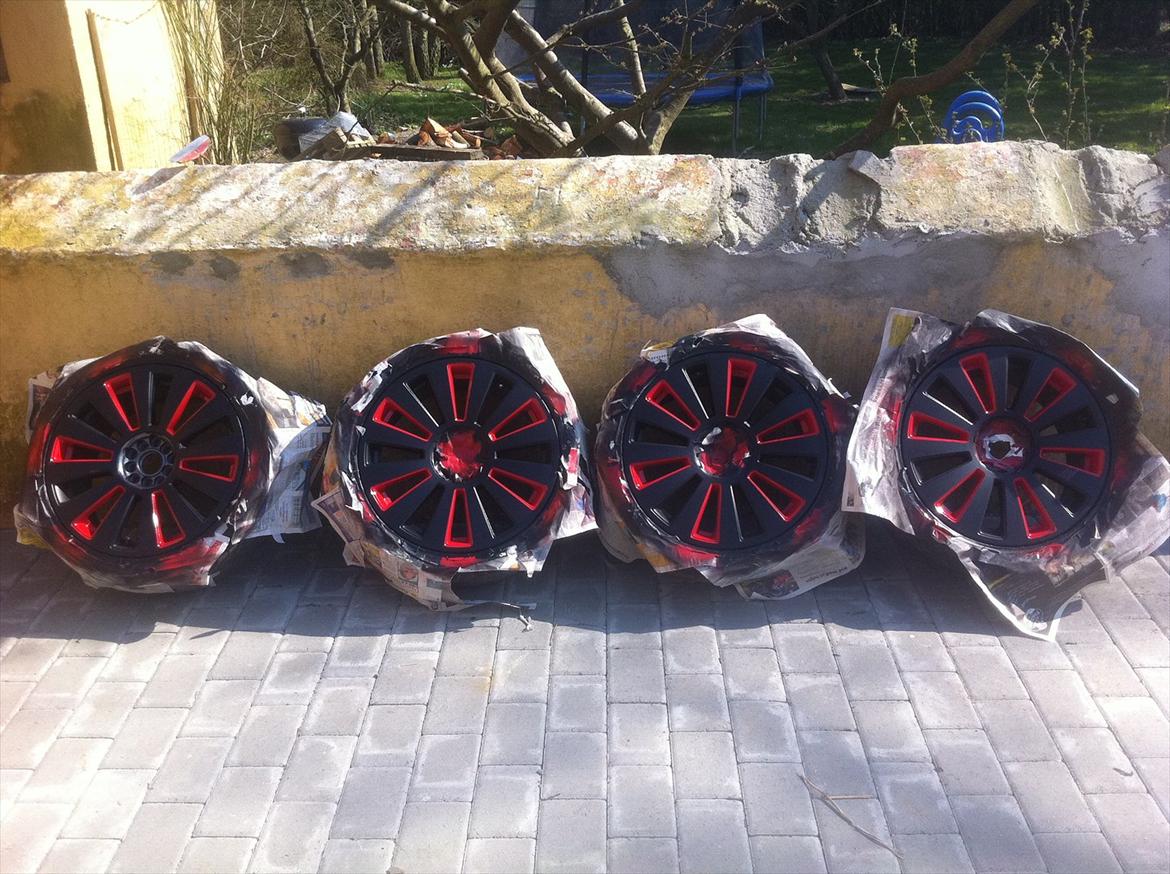 Ny Lak til alu fælge. - Alle 4 fælge er færdige klar til det sidste. Klar lak. billede 16