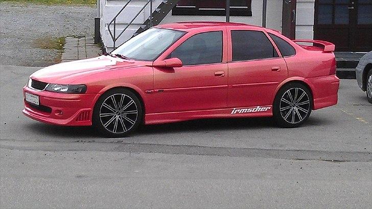 VECTRA B V6 RENOVERING/TUNING/STYLING - så blev den færdig,nye billeder af hele bilen kommer snarest :) billede 72