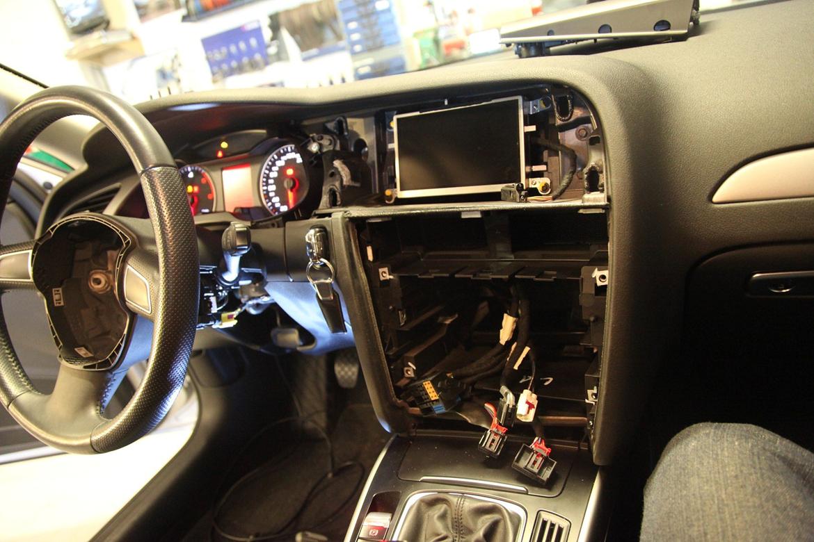 Audi A4 8K MMI 2G High ombygning billede 17