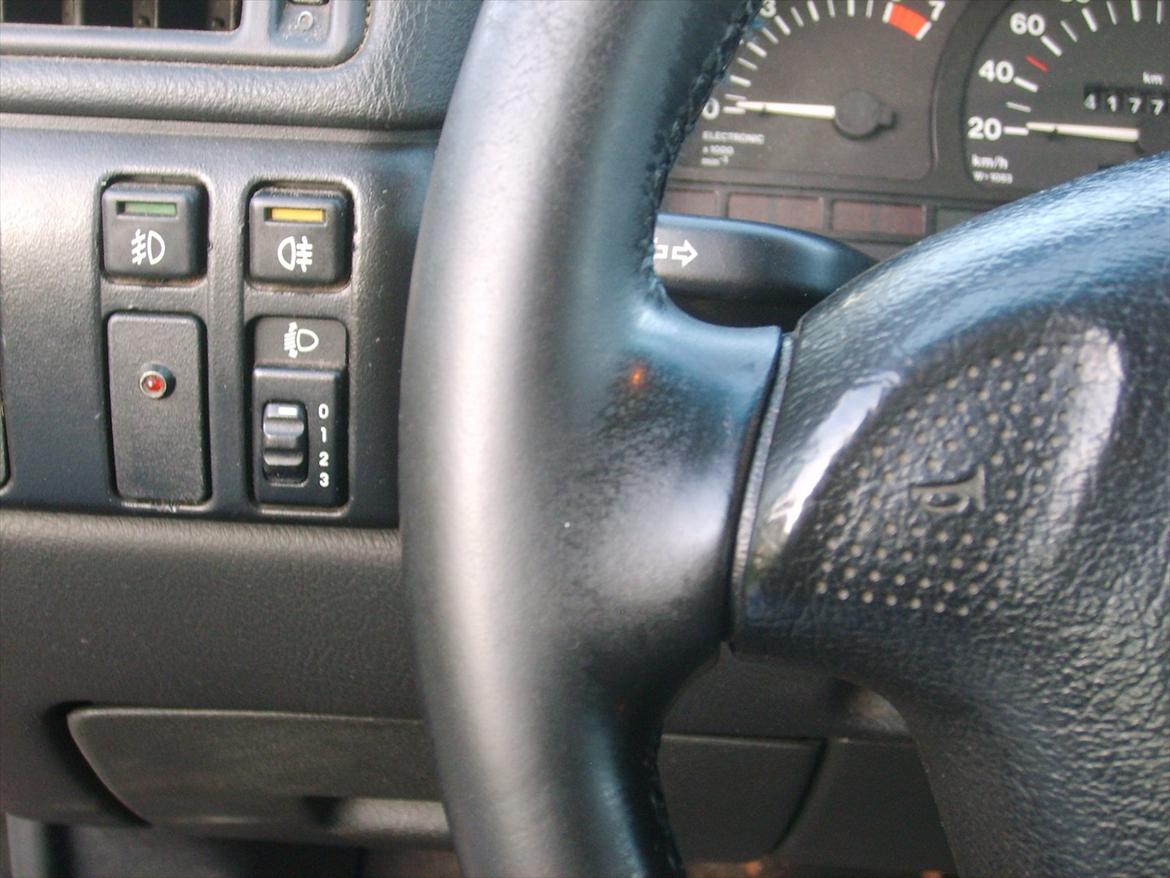 Vectra A CDX Læderrat - Læderrat før renovering. billede 3