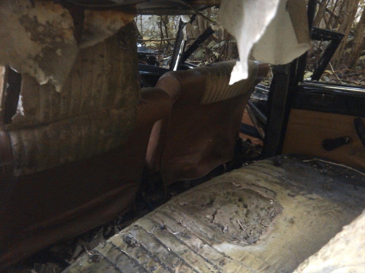 en gammel peugeot - pæn og velholdt kabine... not. billede 8