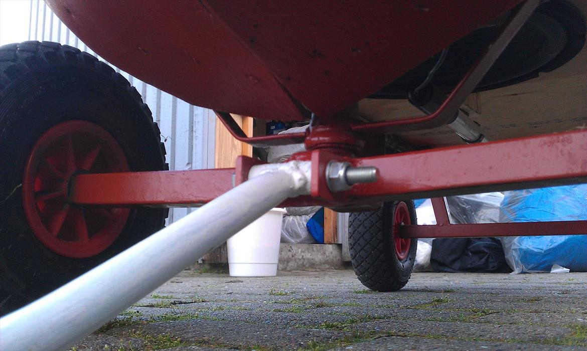 Festivals anlæg - Kutte - Fra sidste år af har vi forstærket vognen, da vi synes at styrtøjet blev for løst.. dette kan tåle hop fra oven :D billede 12