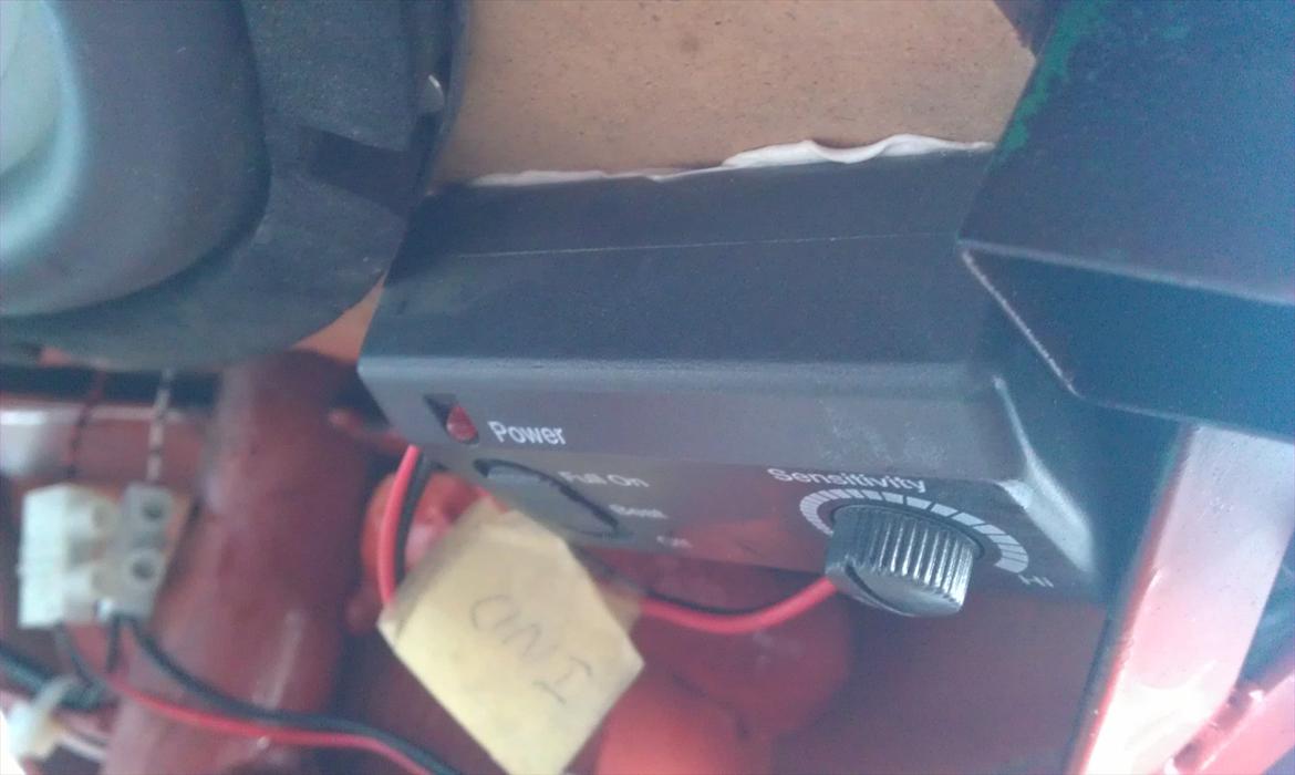 Festivals anlæg - Kutte - Den controller der styre at LED båndet blinker i takt med musikken :) - Eller bare lyser hvis man bliver helt tosset... billede 15