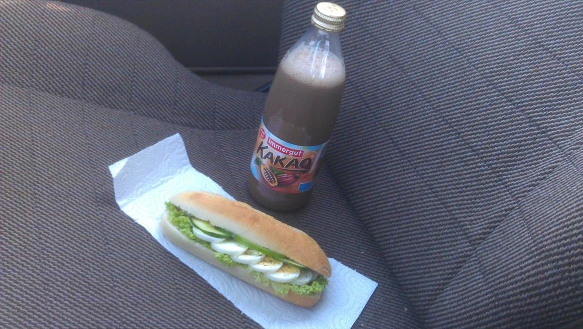 Opeltreffen Oschersleben 2012 - Så er der morgenmad, der er lige for en 20er :) Men savner nu Cocio billede 37