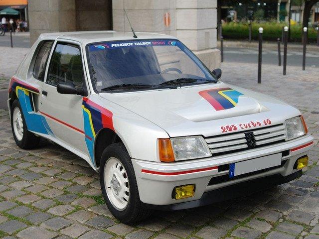 Sparker røv - EZ 09/1985 

8.200 km 

Benzin 

169 kW (230 PS) 

Schaltgetriebe 
 billede 1