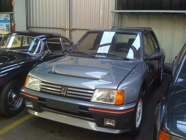 Sparker røv - EZ 04/1986 

38.000 km 

Benzin 

200 kW (272 PS) 
 billede 13