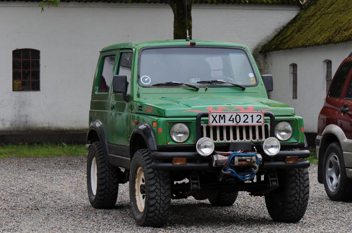 Suzuki SJ413 Samurai - efter lidt omrokering på fronten billede 2