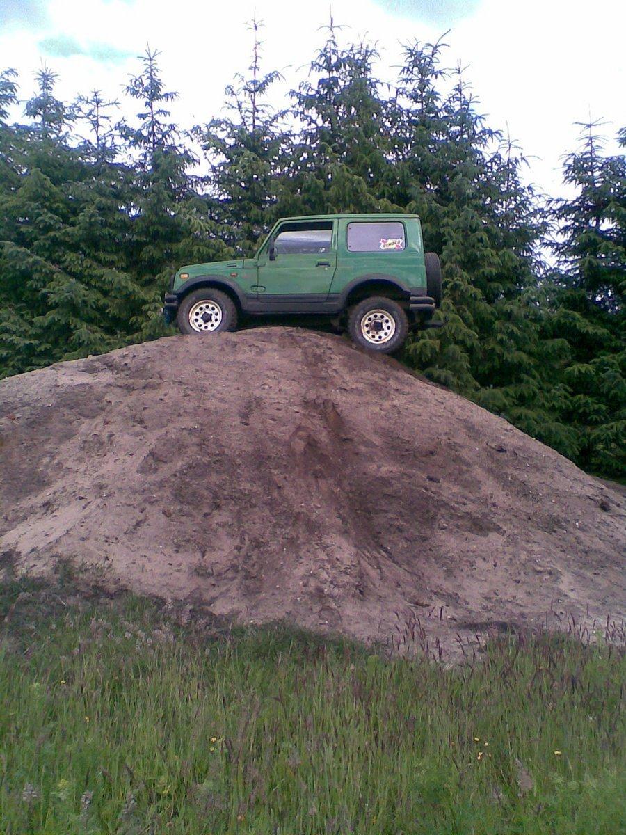 Suzuki SJ413 Samurai - Sandbakken er jo ikke noget problem billede 4