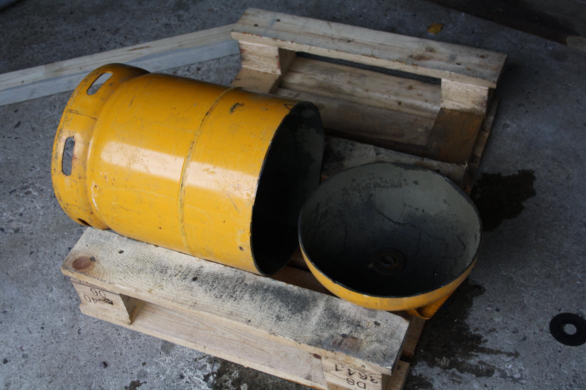 smelteovn til aluminium - Toppen er skåret lige af. billede 4