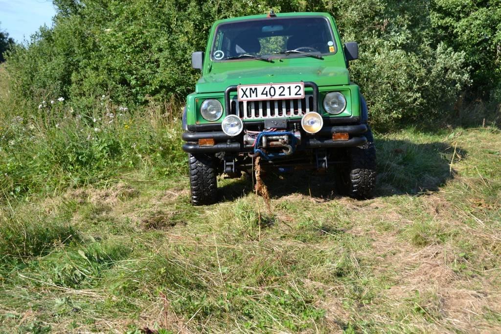 Suzuki SJ413 Samurai - nu ved jeg ,hvorfor de fleste har ekstralygterne på taget!!
Så kommer der ikke så nemt vand i dem !!! billede 6