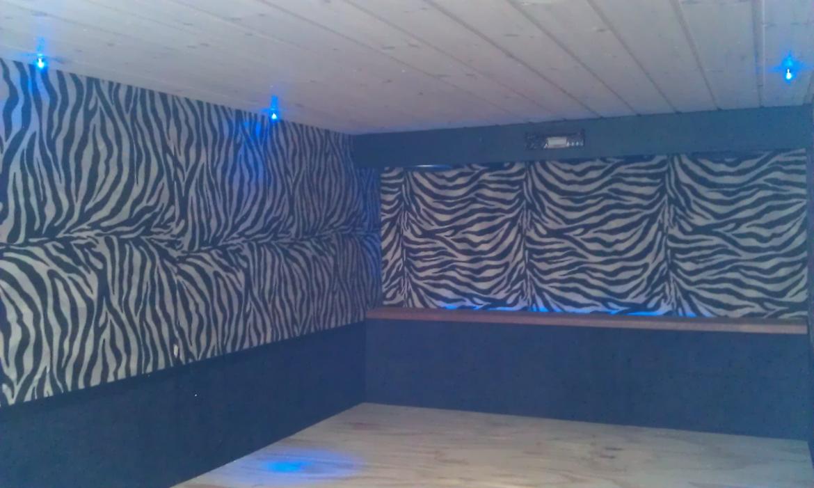 Min trailer. En Kvik trailer fra 1990. - Inde m. lys
Tændes via fjernbetjening billede 21