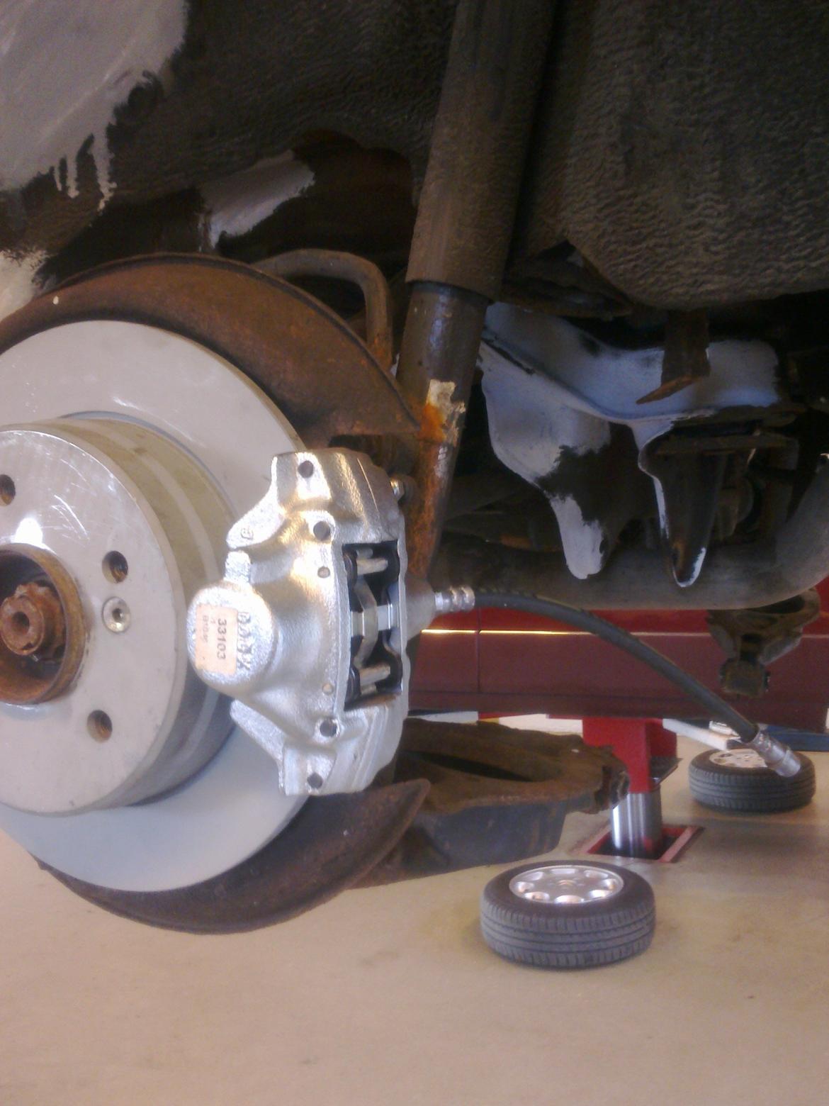 Så bliver mercedesen sat lidt i stand.  billede 2