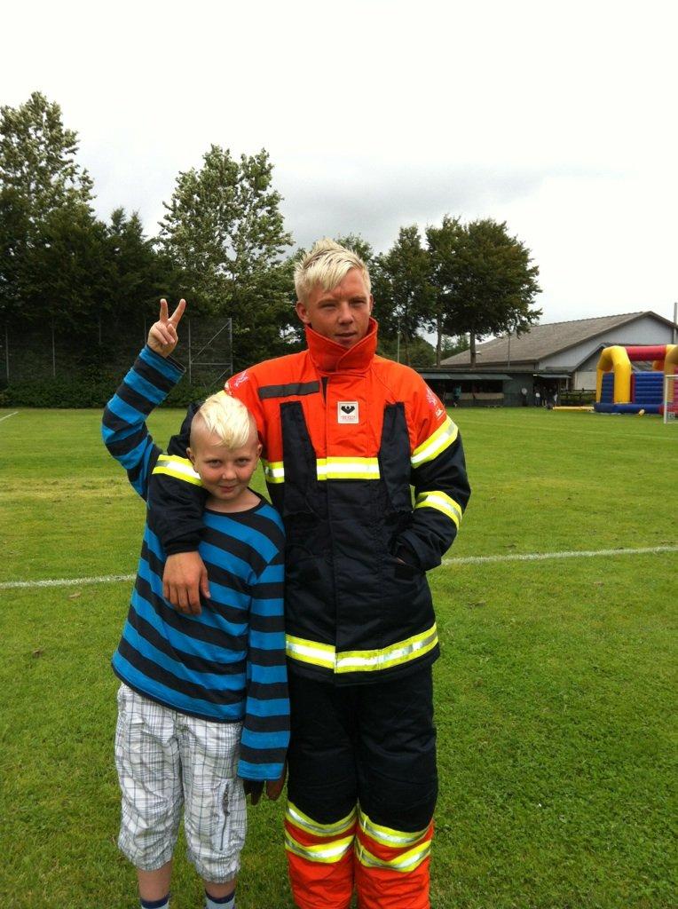 lidt billeder af mig i min fritid - mig og min fætter til lindknud byfest 2012 billede 4